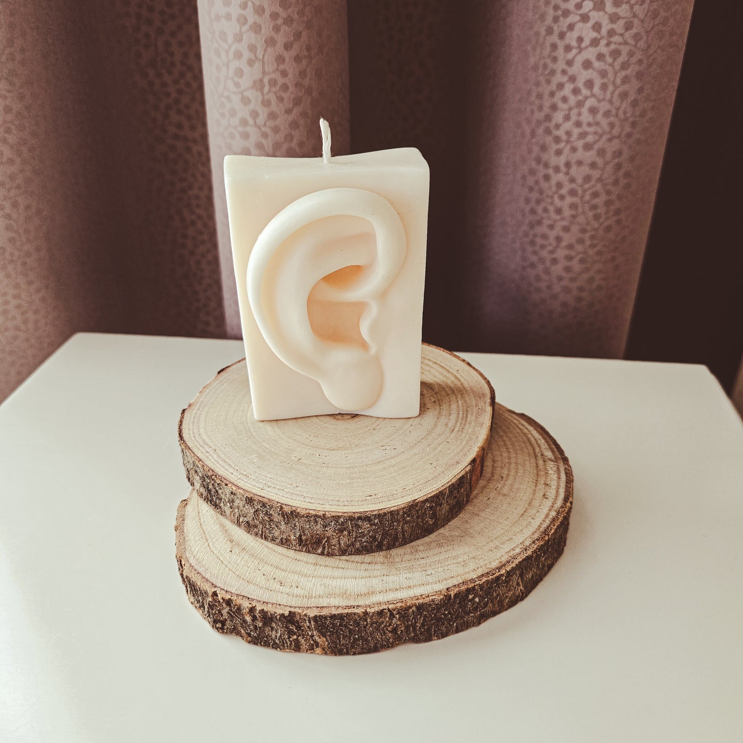 Rankų darbo sojų žvakė "Ausis"