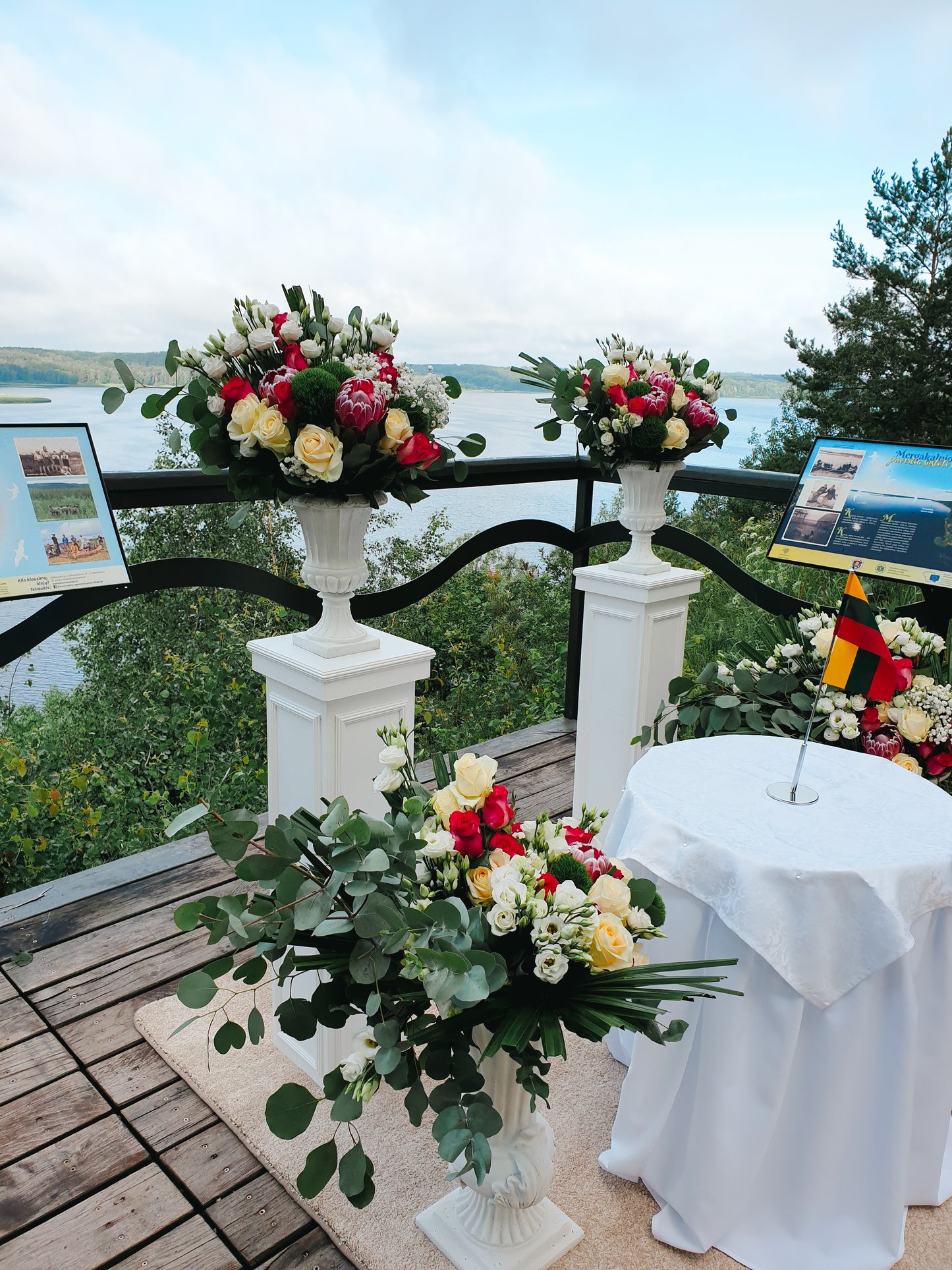 Švenčių Planavimas su Dekoravimu