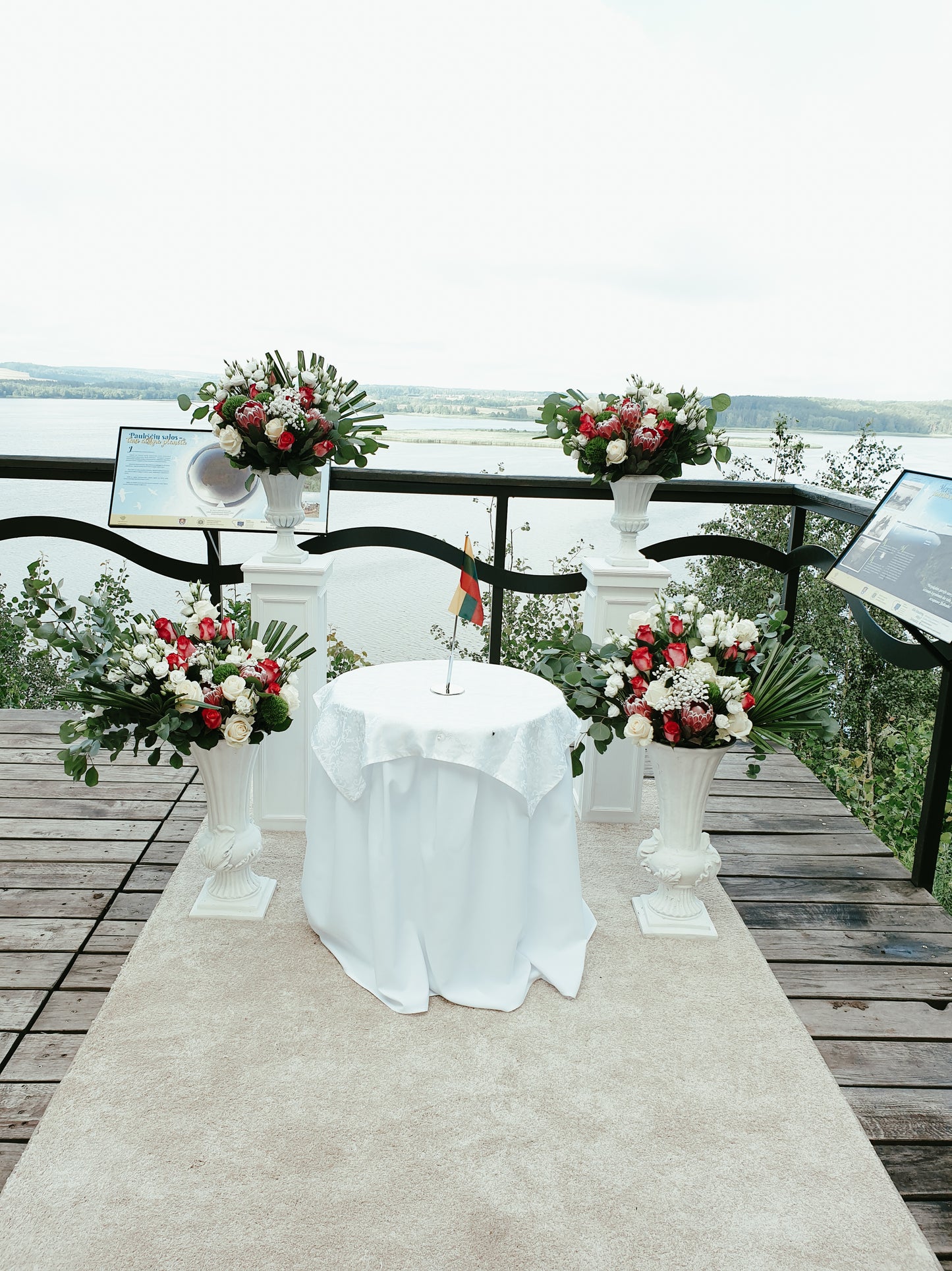 Švenčių Planavimas su Dekoravimu