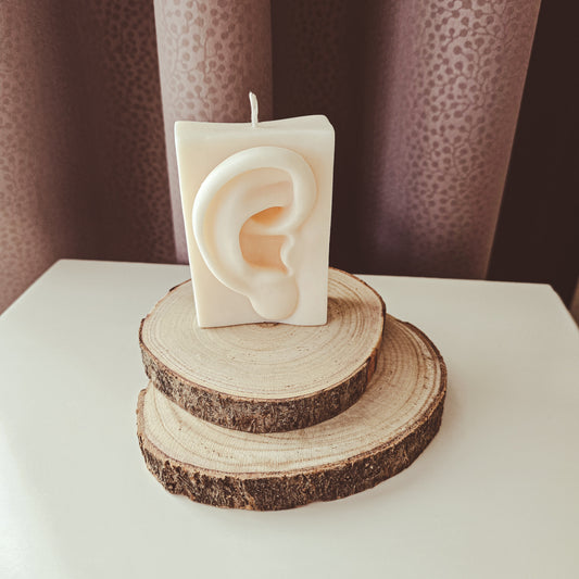 Rankų darbo sojų žvakė "Ausis"